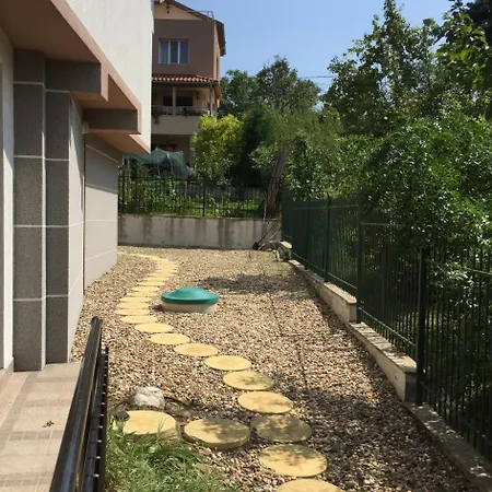 View * 瓦爾納